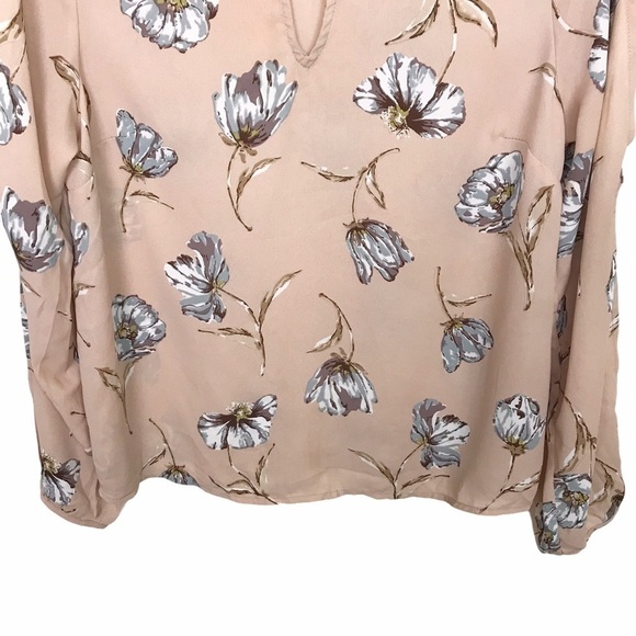 Monteau Los Angeles Floral Cold Shoulder Blouse - Picture 5 of 11